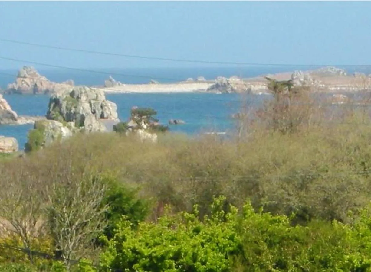 Maison Accueillante Avec Vue Sur La Mer A Plougrescant France
